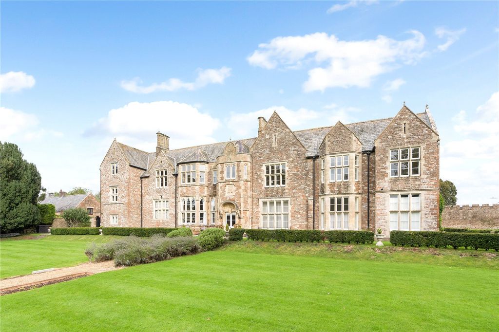 Property photo 1 of 15 External