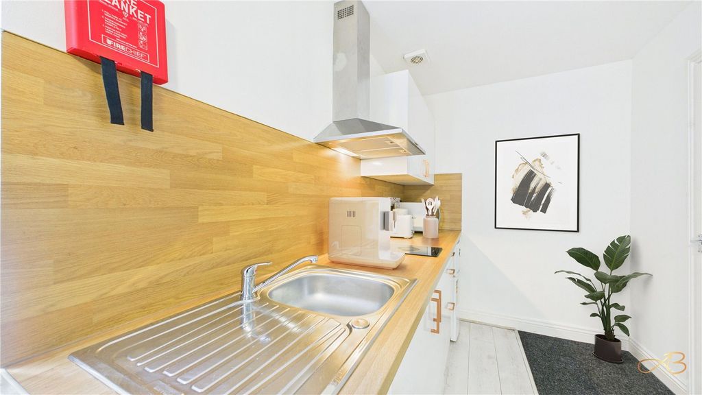 Property photo 3 of 4 Picture No. 05