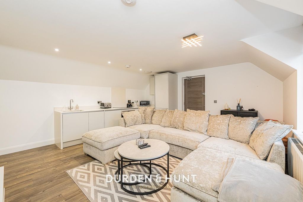 Property photo 3 of 10 Auction-10.Jpg