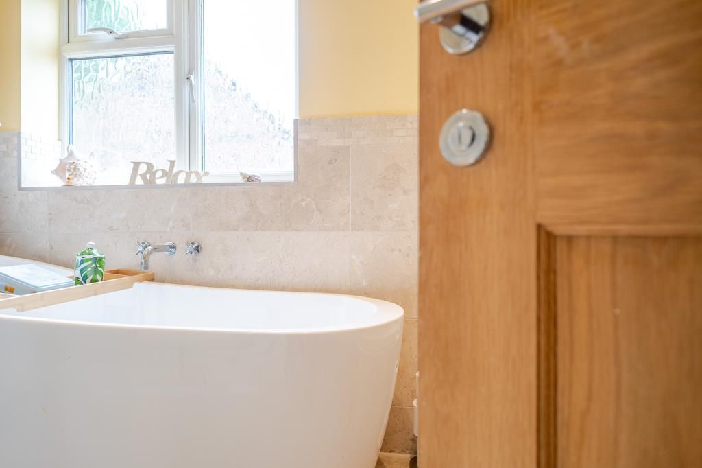 Property photo 3 of 21 Bathroom