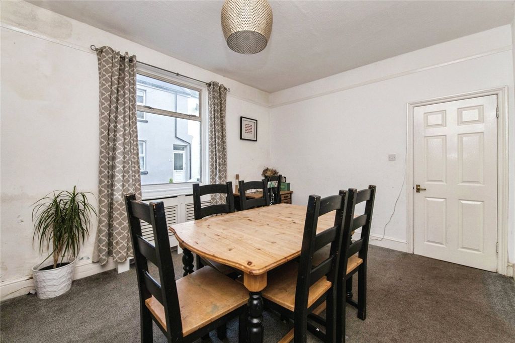 Property photo 3 of 18 Picture No. 02