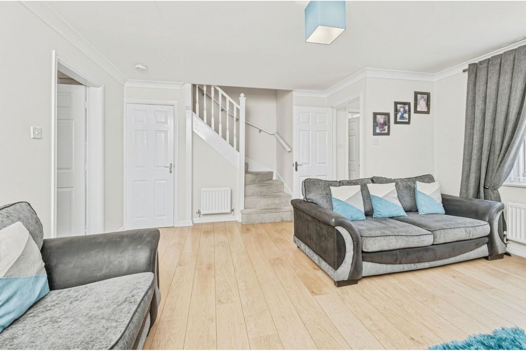 Property photo 3 of 22