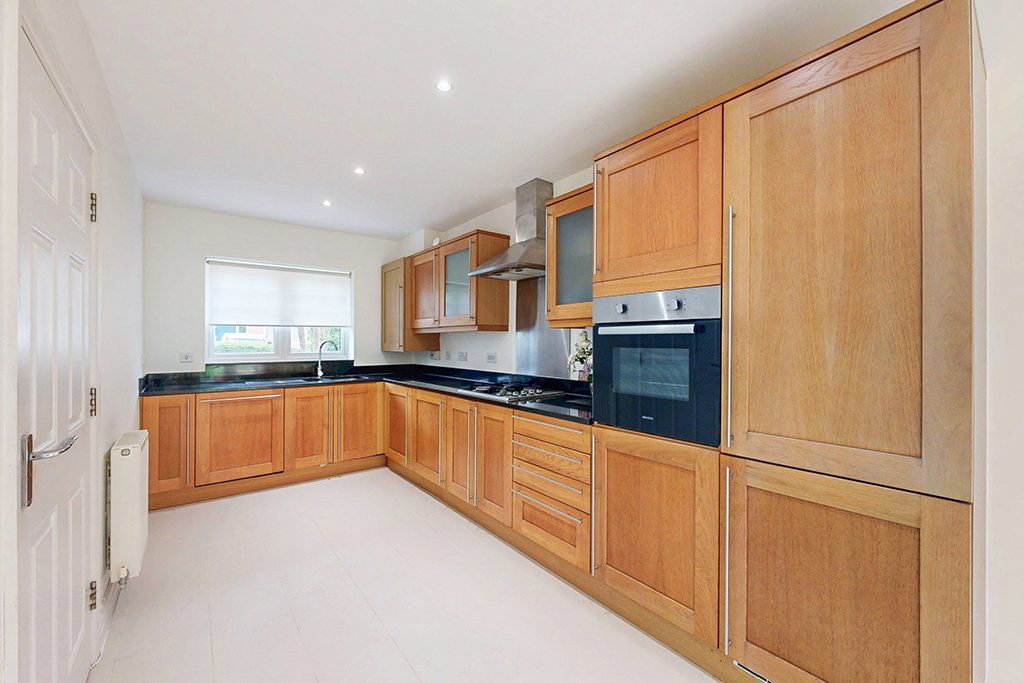 Property photo 2 of 19 Picture No. 17