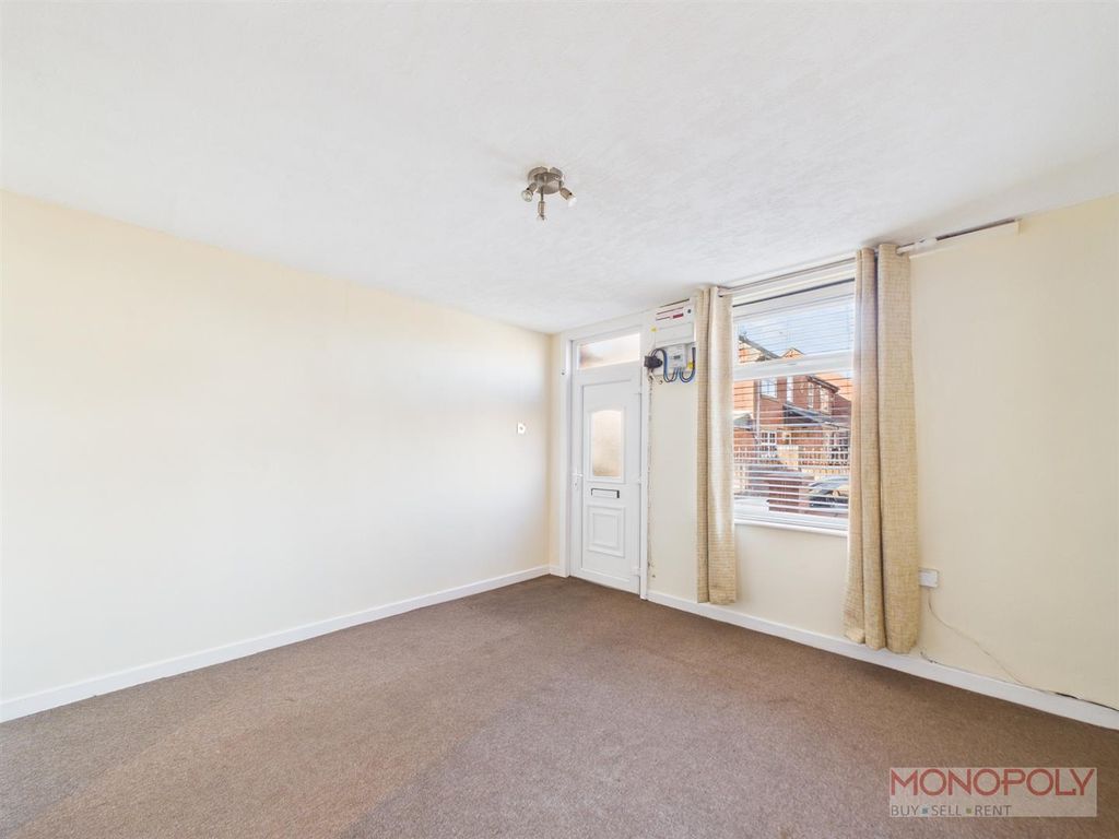 Property photo 3 of 10 Cam03815G0-Pr0350-Still010.Jpg