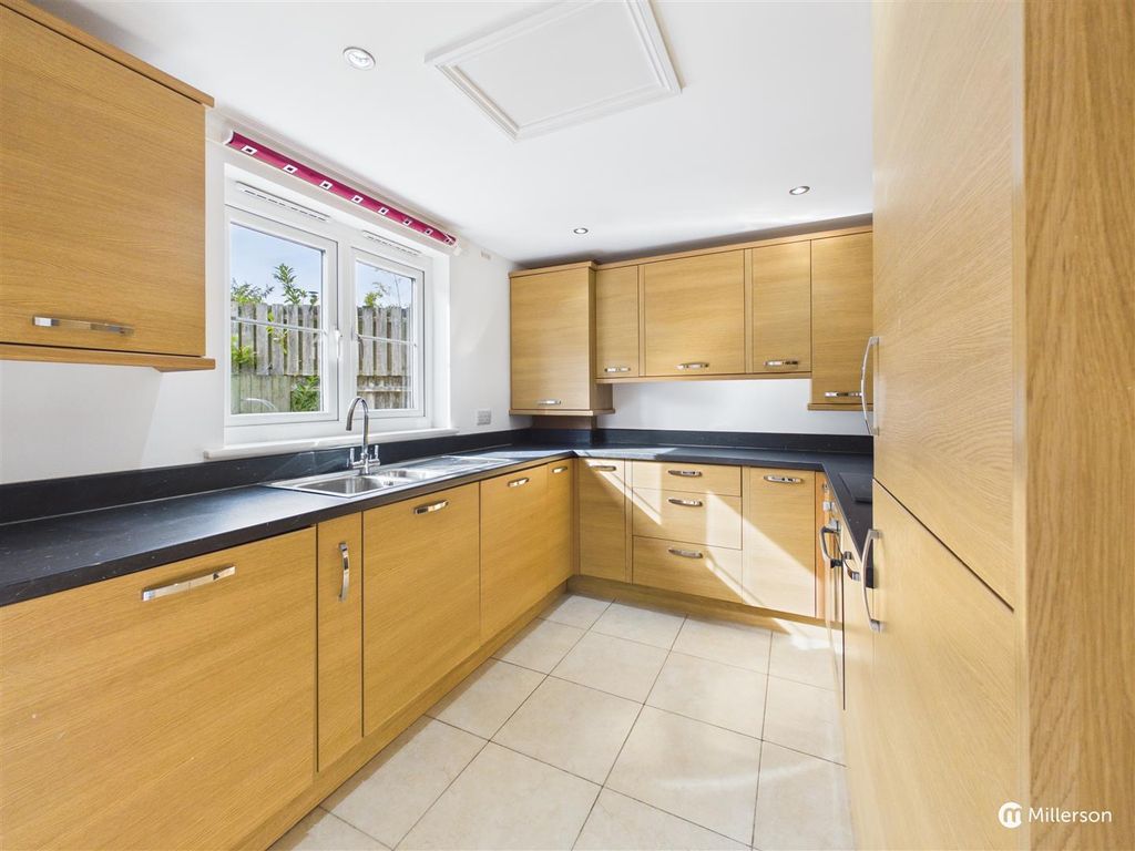 Property photo 3 of 15 Kitchen