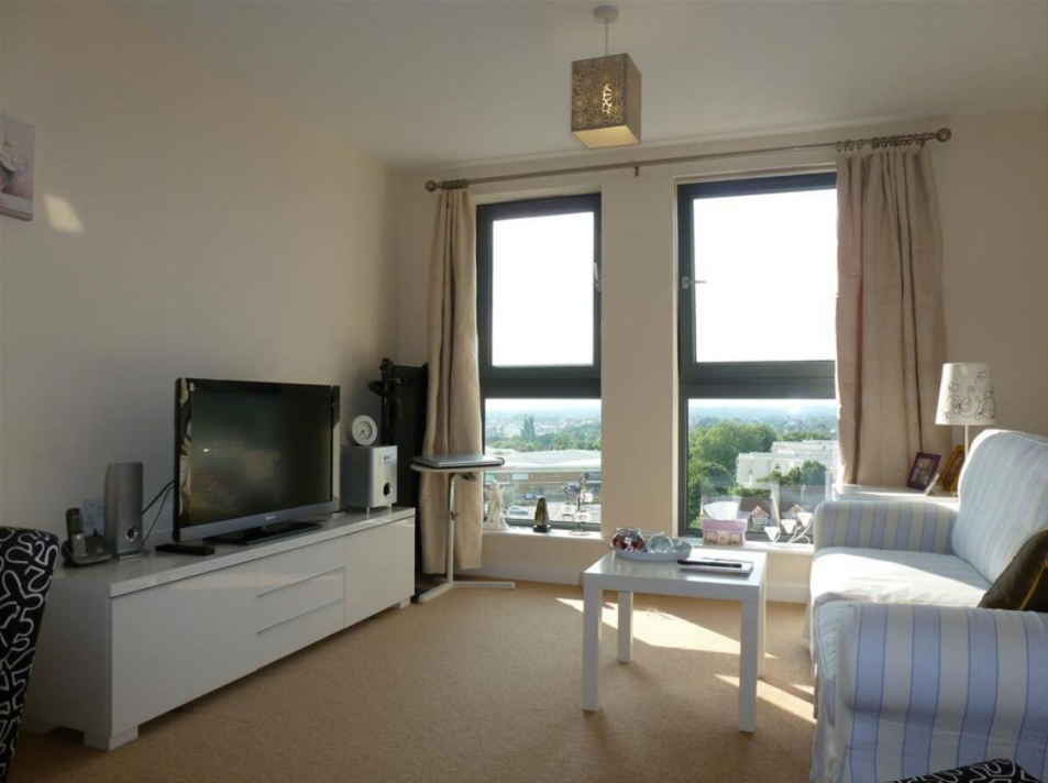 Property photo 2 of 9