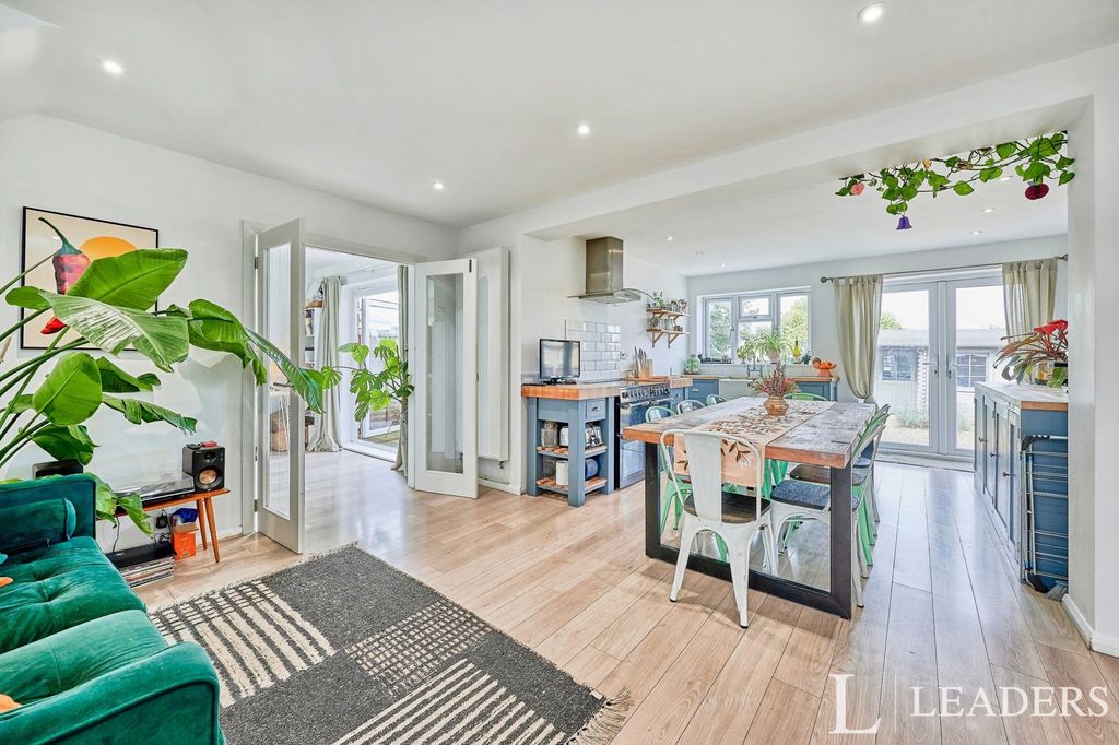 Property photo 2 of 27 Pbox-Img.Jpg
