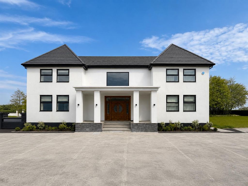 Property photo 1 of 16 Front