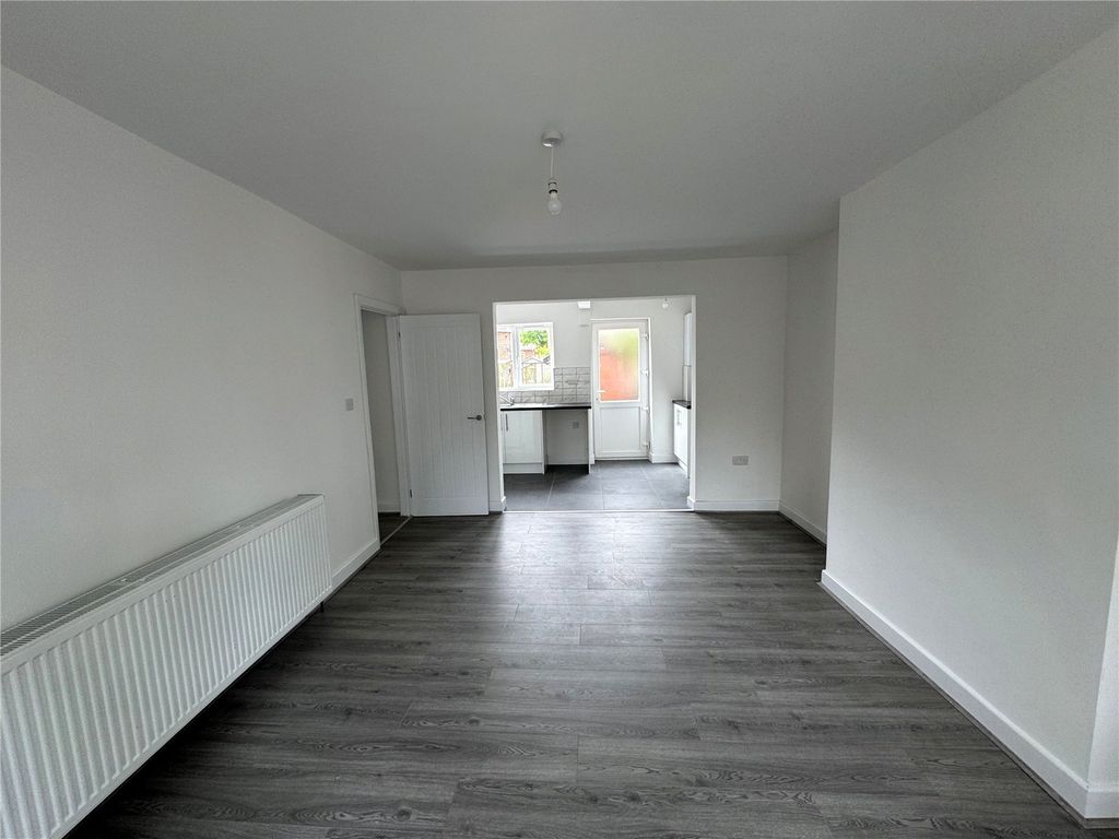 Property photo 3 of 24 Picture No. 02