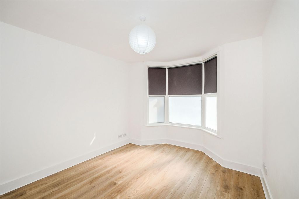 Property photo 3 of 30