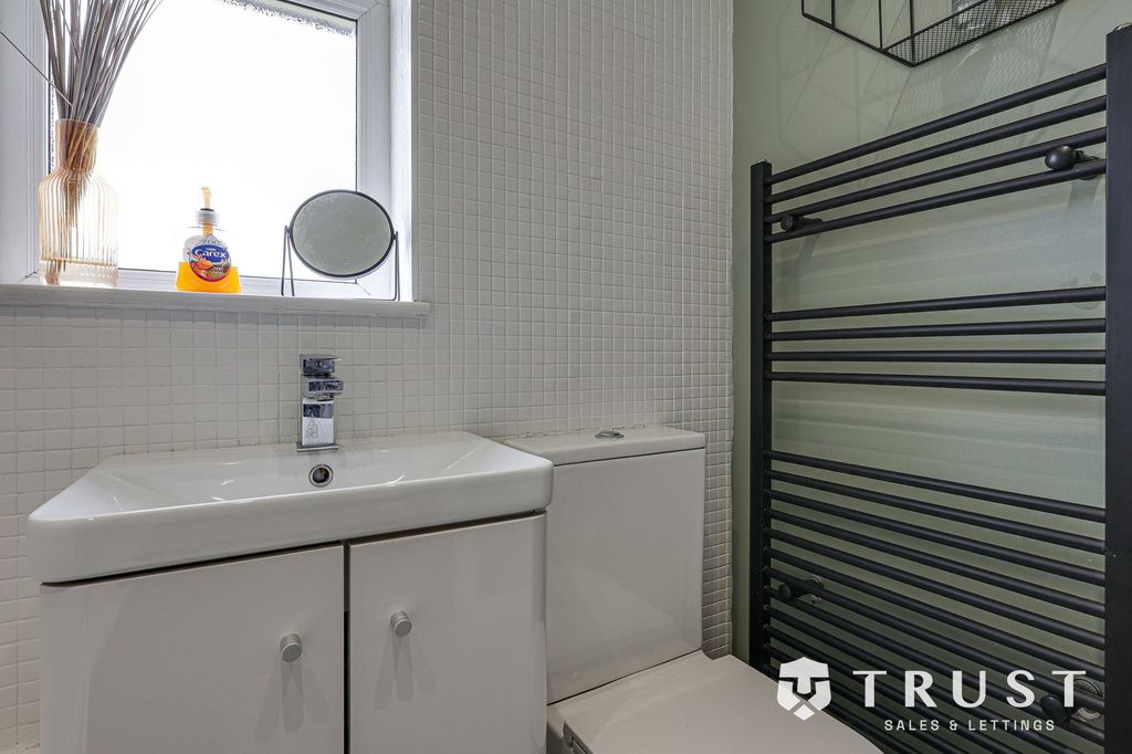 Additional image 28 of 3 bed detached house for saleMortimer Terrace, Healey, Batley WF17