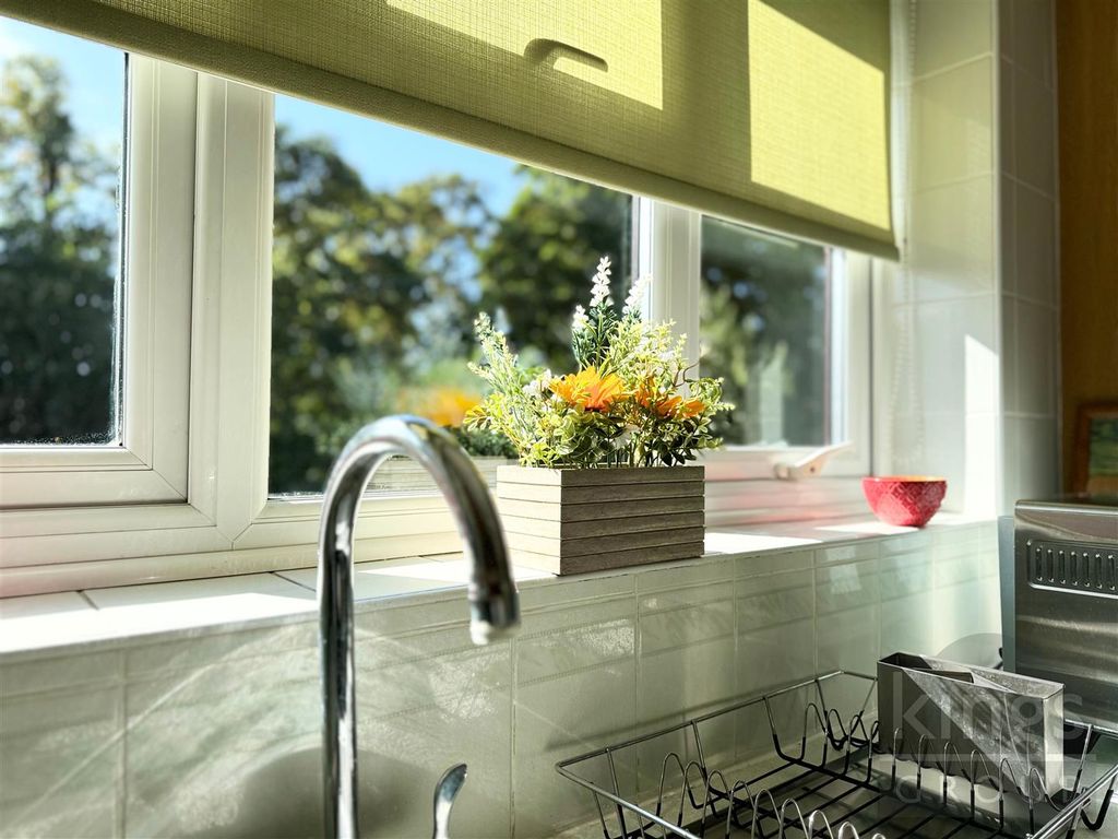 Property photo 2 of 15 Kitchen