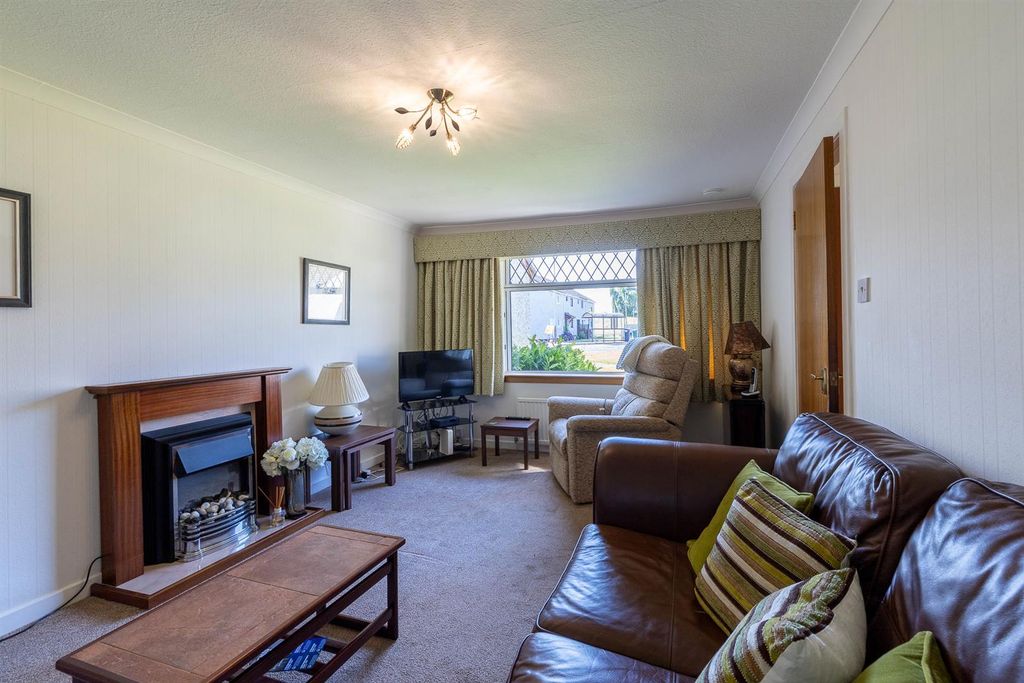 Property photo 2 of 14 22 Bute Drive, Perth-13.Jpg