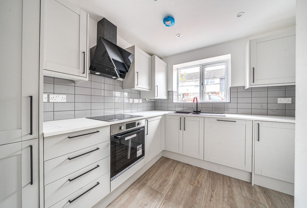 Property photo 3 of 14 1381378-13-69170c...