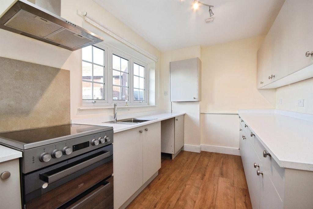 Property photo 2 of 20