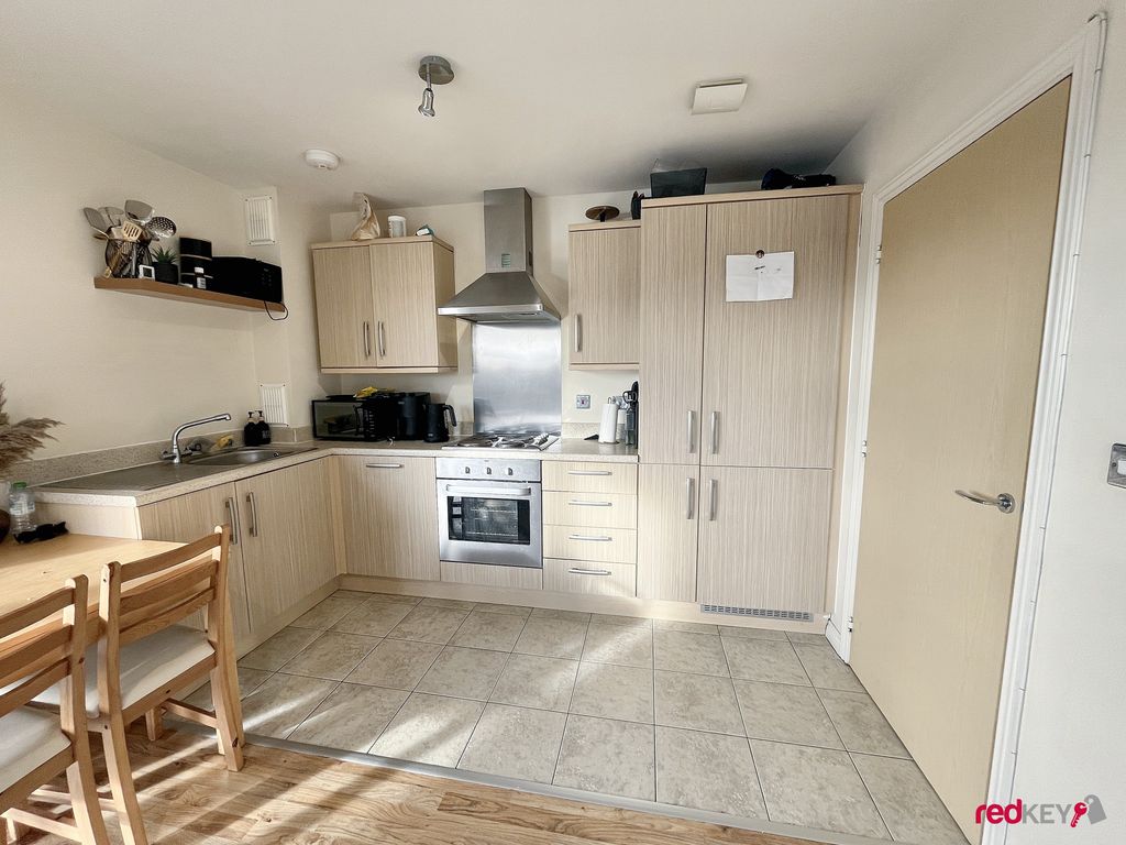 Property photo 3 of 9 Kitchen