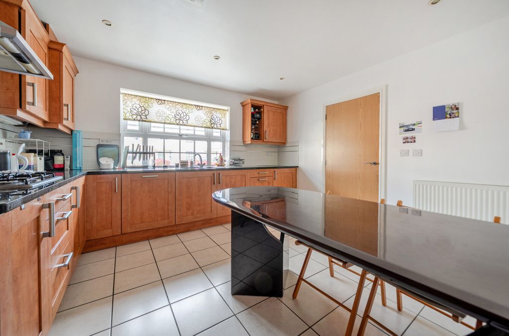 Property photo 3 of 14 1441533-4-69E758E...