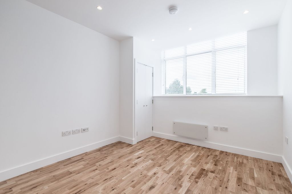 Property photo 2 of 22 Kitchen