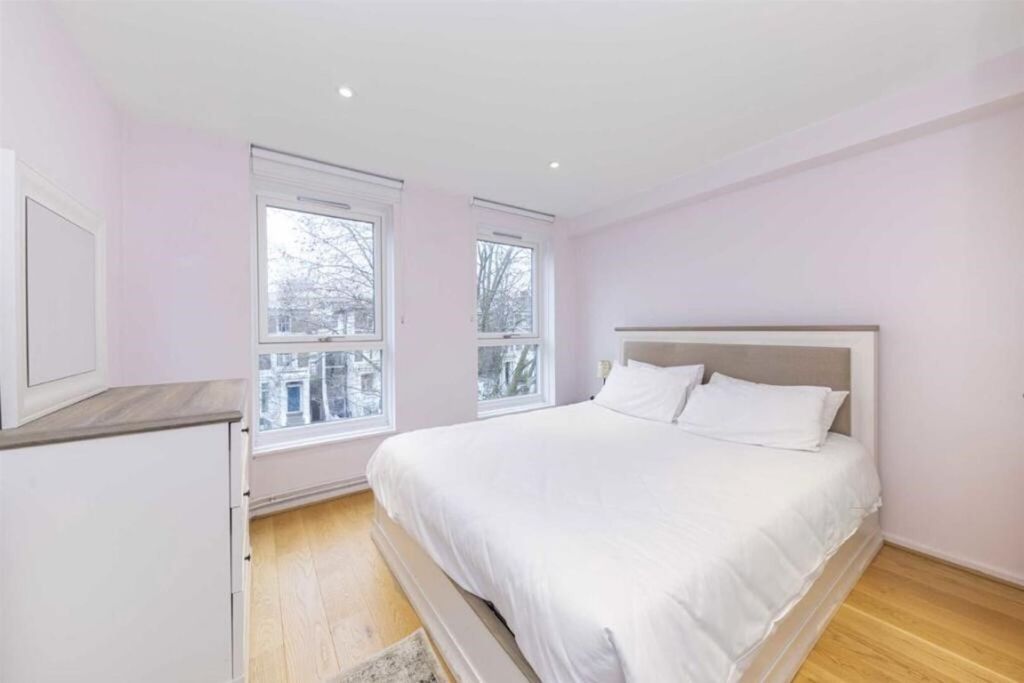 Property photo 3 of 7 12Nc3.Jpg