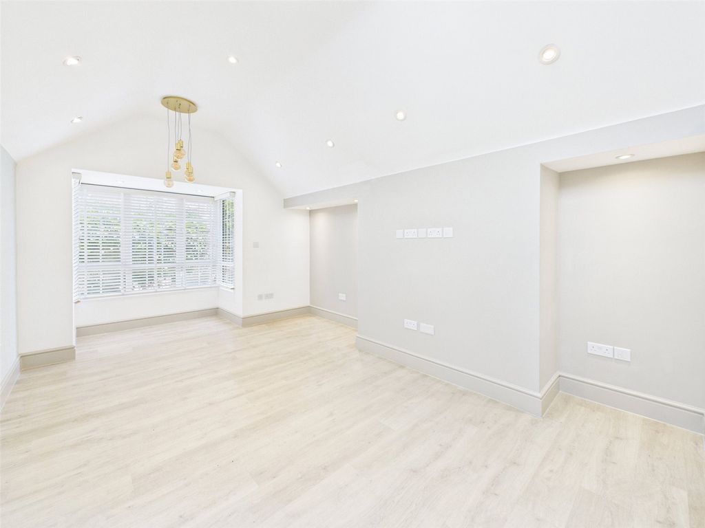 Property photo 2 of 6 Picture No. 04