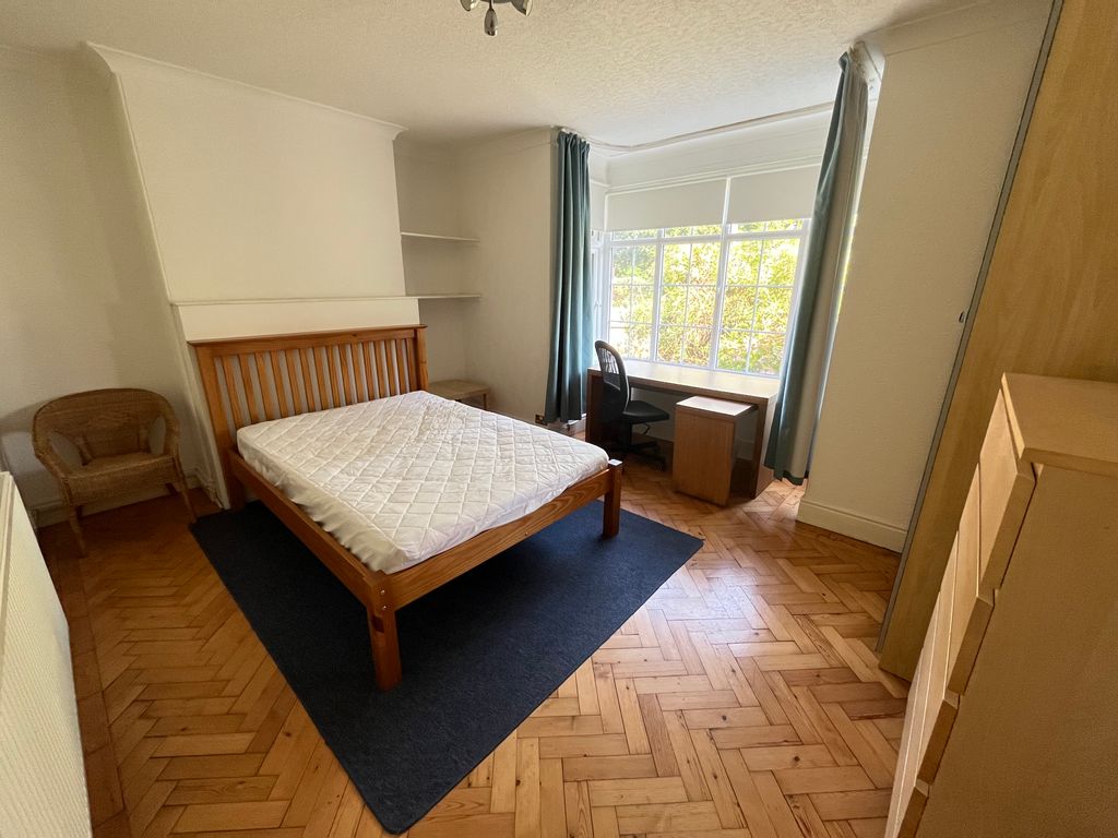 Property photo 2 of 18 Image00263