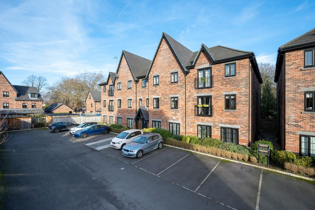 Property photo 1 of 39