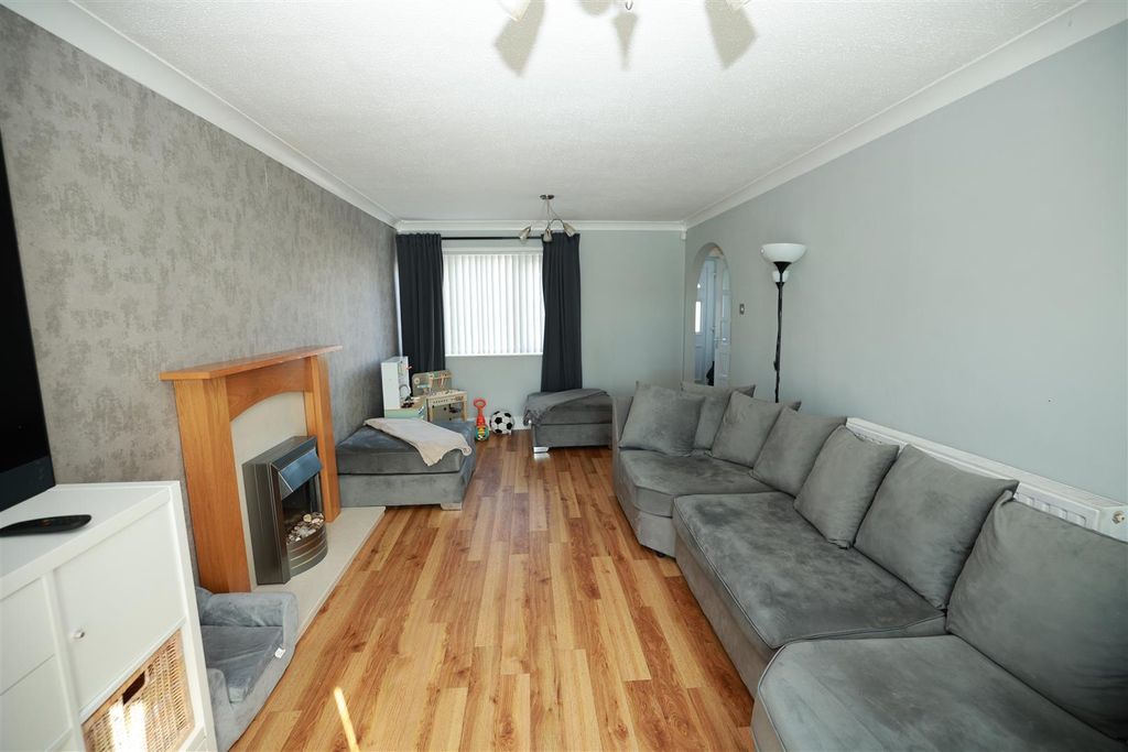 Property photo 3 of 9 R6__5516.Jpg