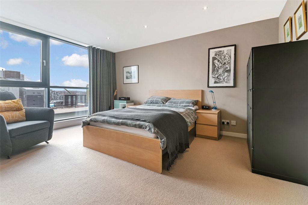 Property photo 3 of 26 Picture No. 17