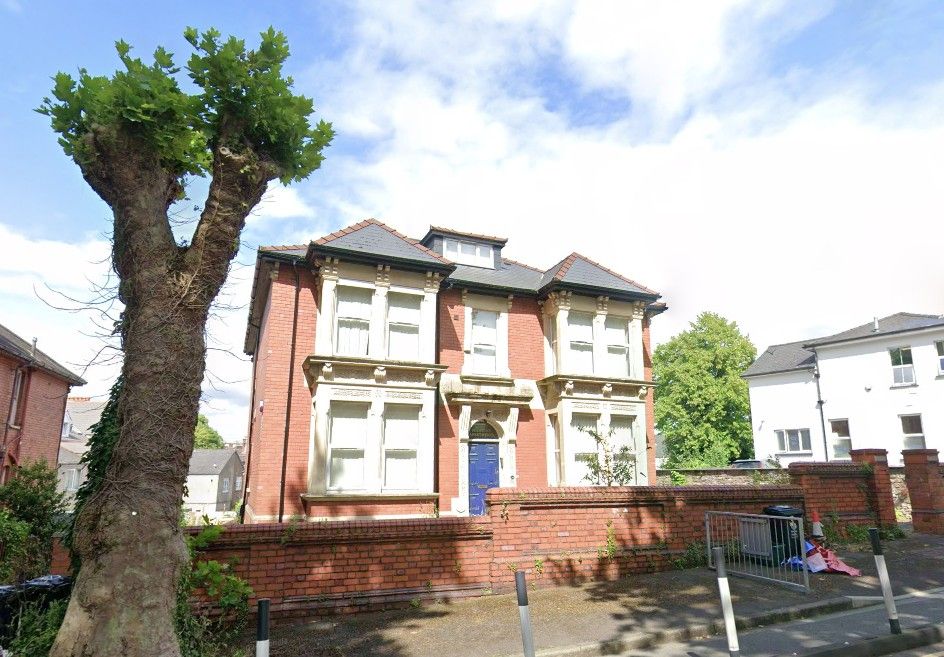 Property photo 1 of 2