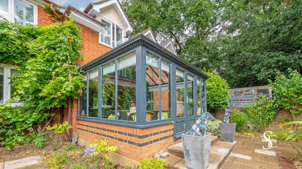 Additional image 11 of 5 bed property for saleOld Wokingham Road, Wokingham RG40