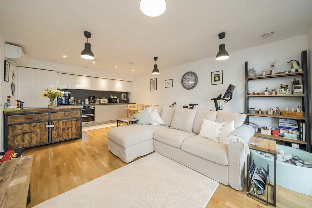 Property photo 2 of 4