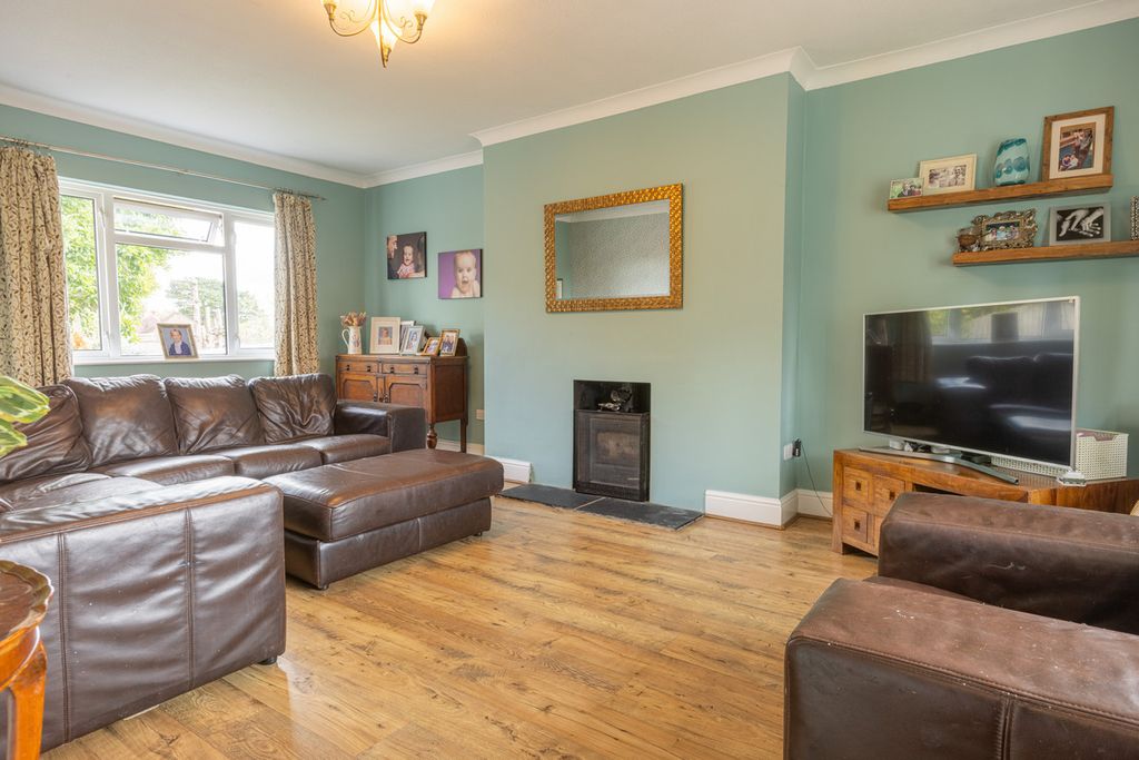 Property photo 2 of 29