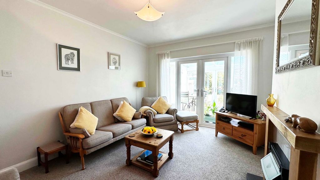 Property photo 2 of 22