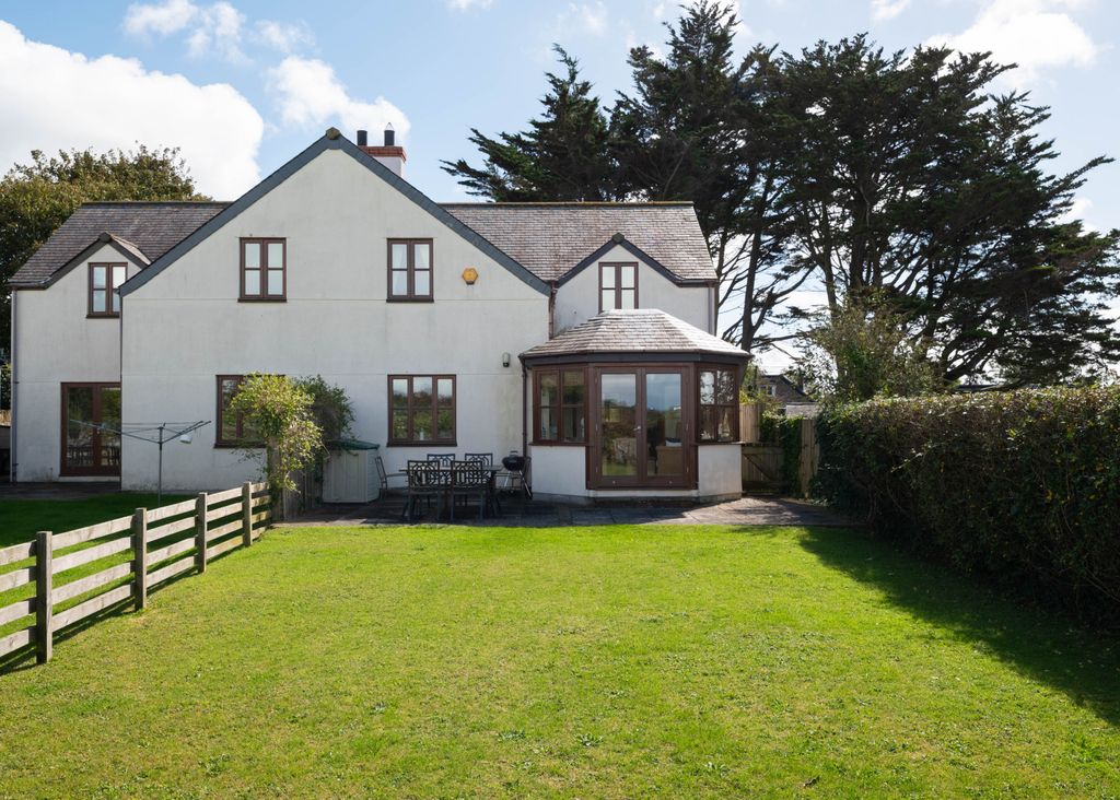 Property photo 1 of 17 Puffin Cottage