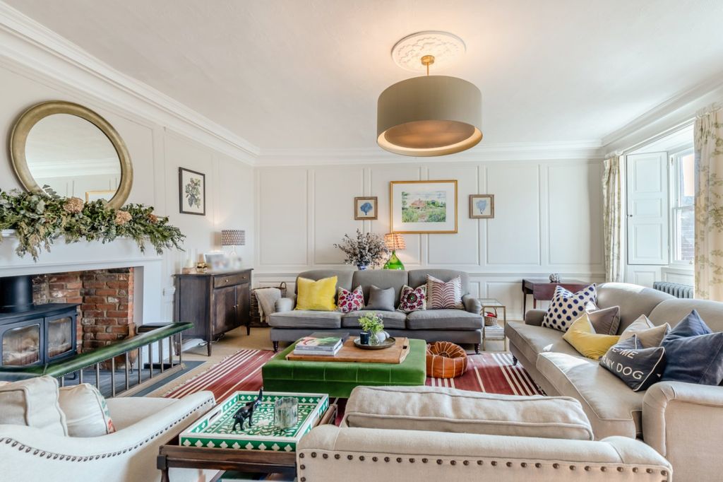 Property photo 2 of 36 Sitting Room