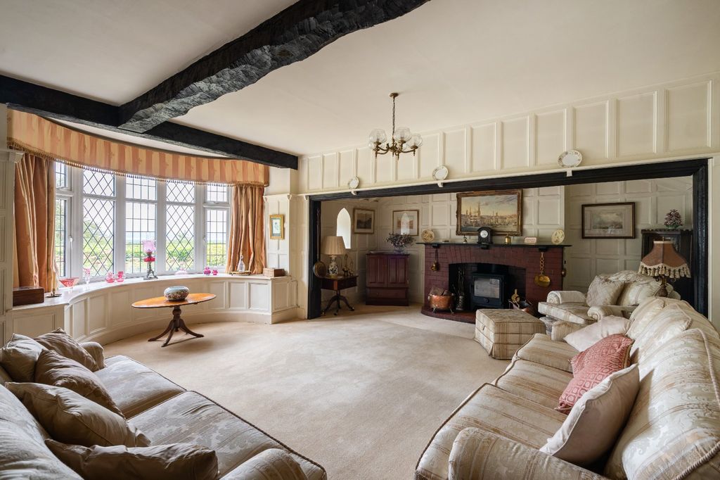 Property photo 2 of 15 Sitting Room