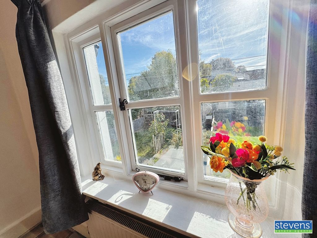 Property photo 2 of 15 Image00006