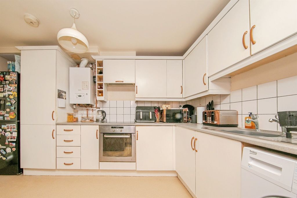 Property photo 3 of 11