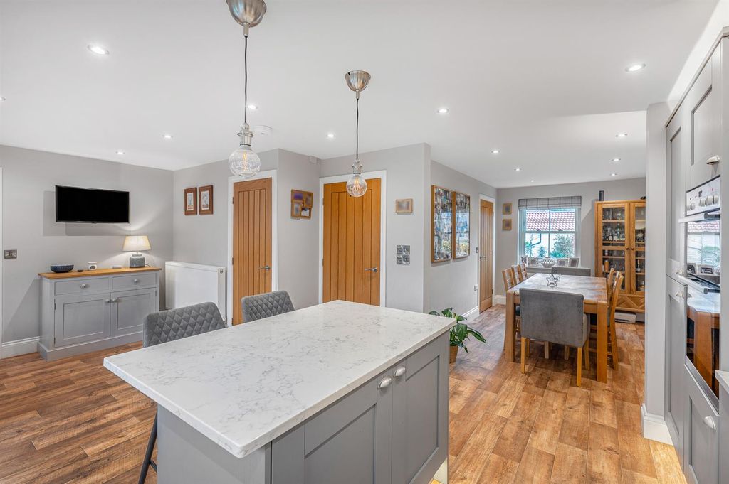 Property photo 2 of 10 Img_5115_3_Original.Jpg