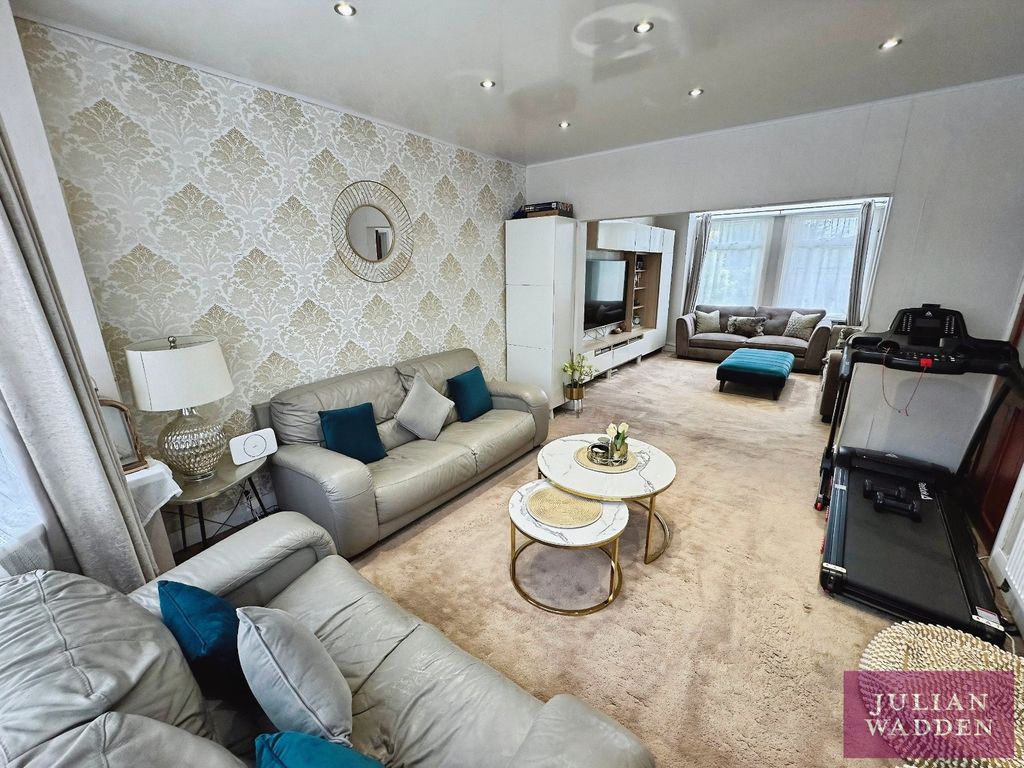 Property photo 2 of 19 Picture 2