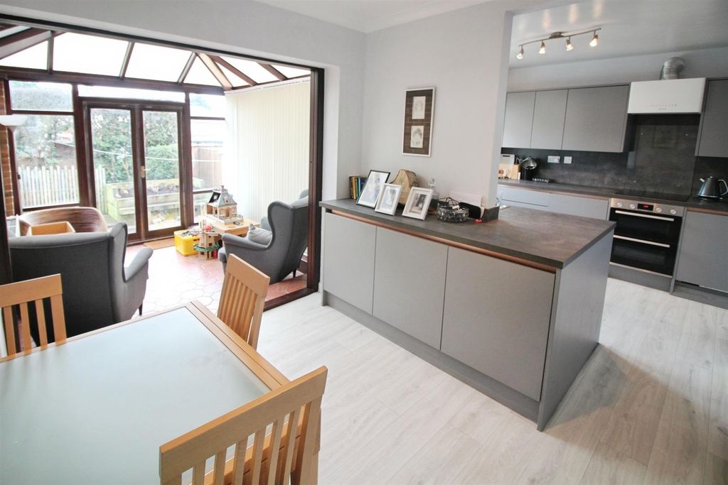 Property photo 2 of 14 Dining Area