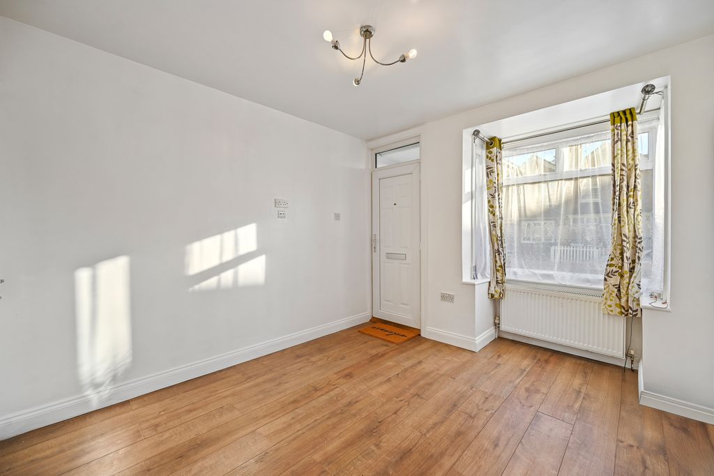 Property photo 2 of 19 21