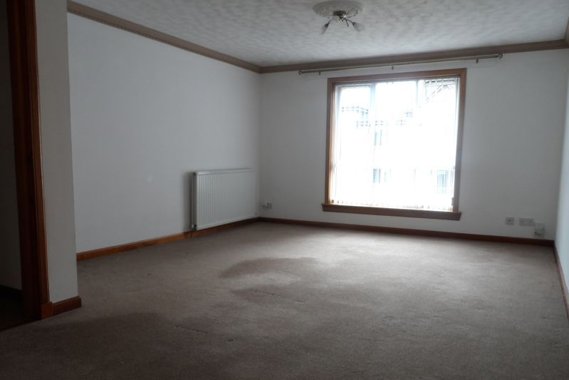 Property photo 2 of 11 Lounge