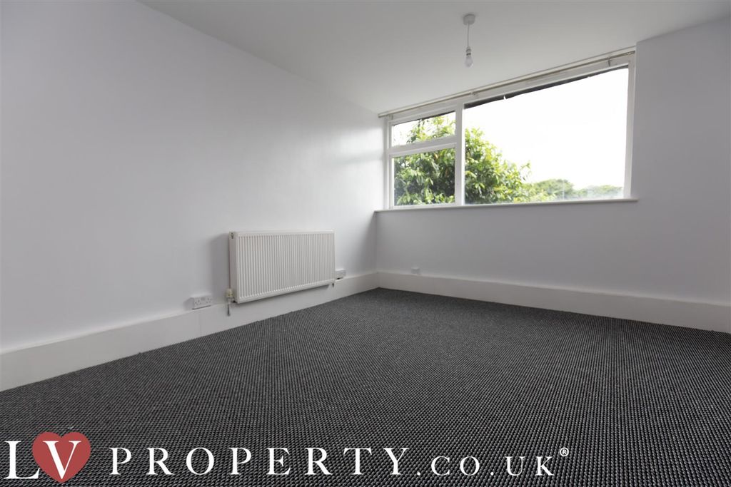 Property photo 3 of 8 3.Jpg