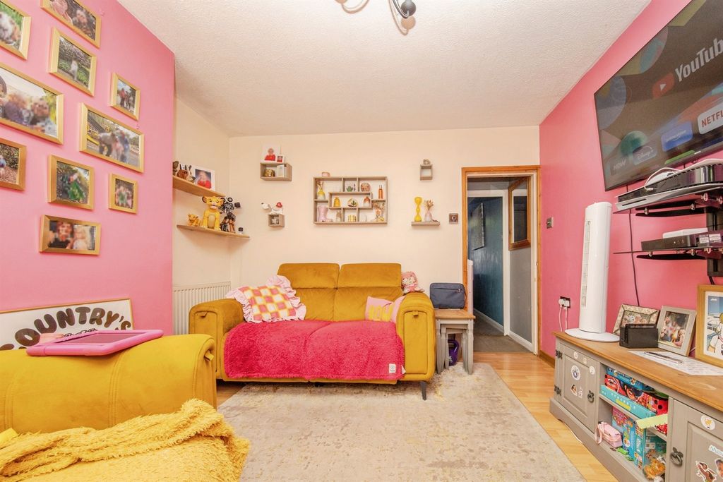 Property photo 3 of 14