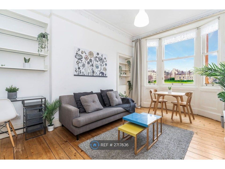 Property photo 1 of 35 Living Room