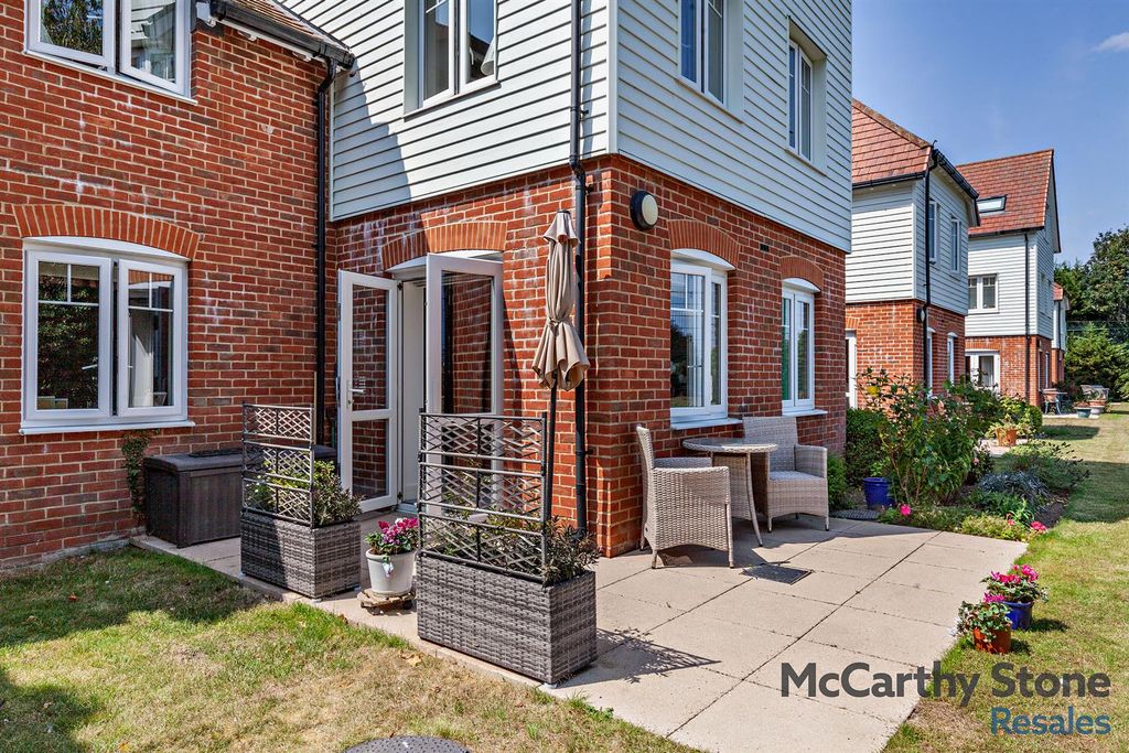 Property photo 1 of 15 8659697-Exterior01-800.Jpg