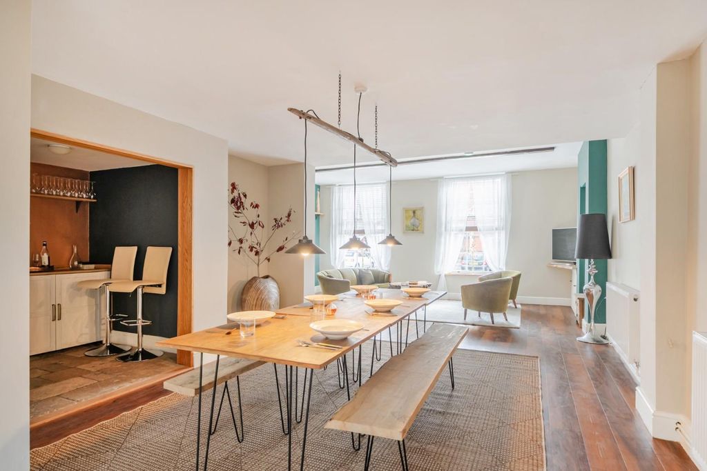 Property photo 2 of 24 1503305-20-6A760d309Beca.Jpg