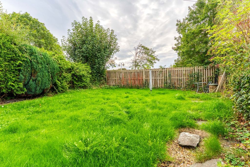 Property photo 2 of 21