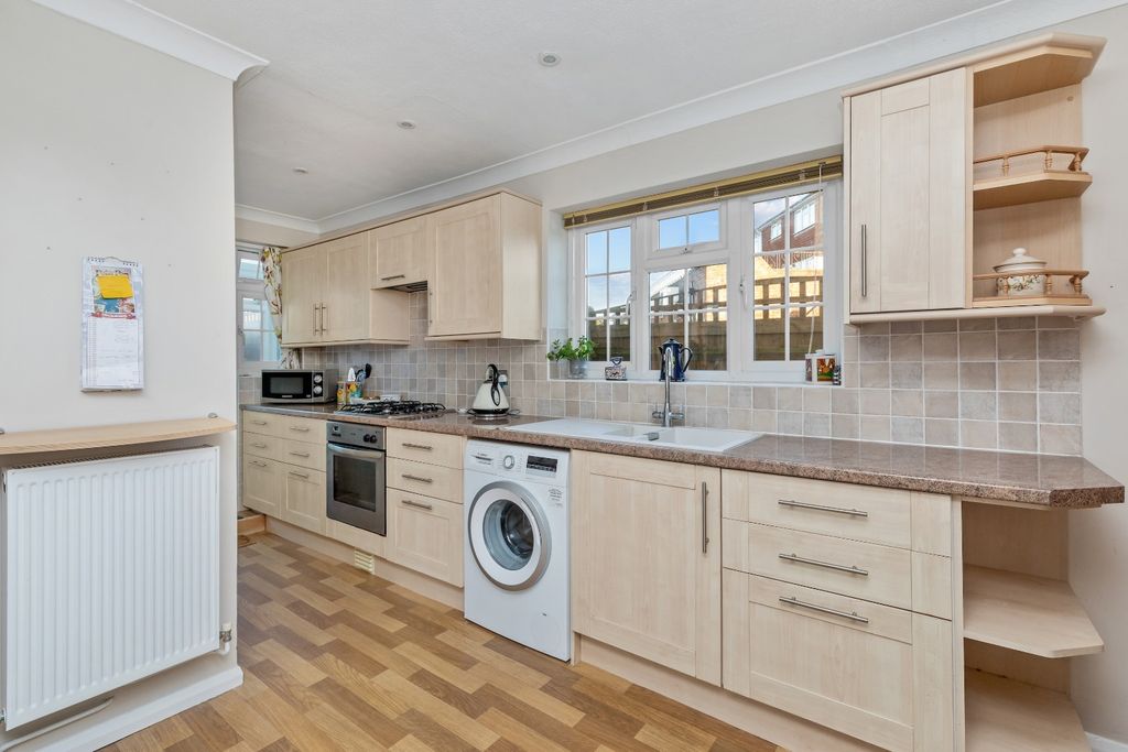 Property photo 2 of 13 4731333